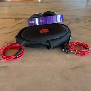 Bundled- Solo HD Beats by Dre with connection cable and case and urBeats earbuds